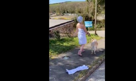 viral: en plena cuarenta se disfraza y saca a pasear a su perro viral: en plena cuarenta se disfraza y saca a pasear a su perro