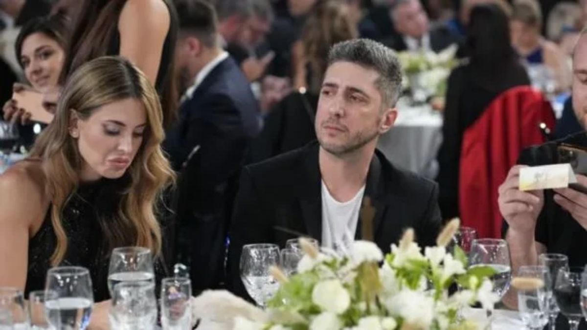 Jesica Cirio no logró disimular su descontento por la presencia de Jey Mammon. Jesica Cirio no logró disimular su descontento por la presencia de Jey Mammon.