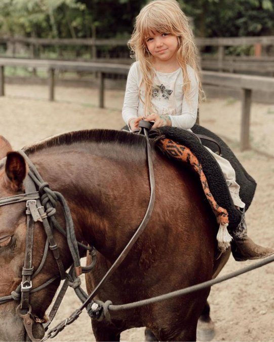 Los más chicos mostraron sus habilidades montando caballos. 