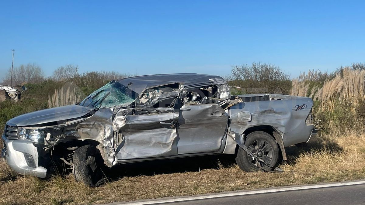 La camioneta quedó destruida en su parte izquierda del chasis.&nbsp;