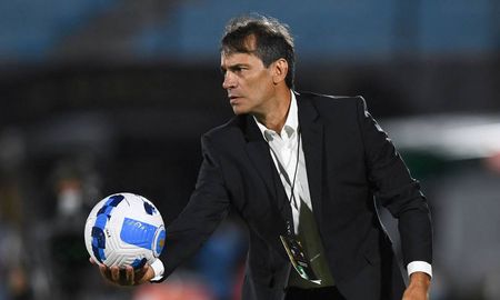 el entrenador argentino fabian bustos dirigira al santos de brasil el entrenador argentino fabian bustos dirigira al santos de brasil