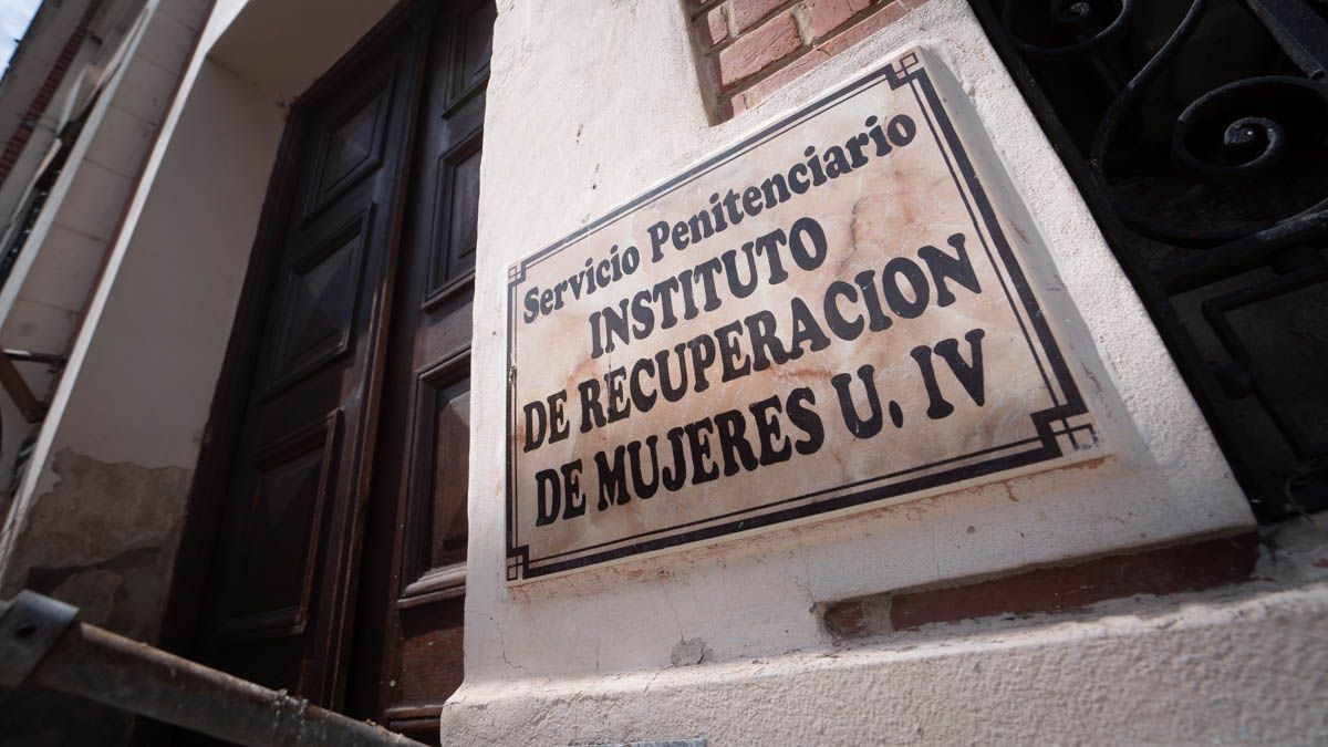 La Cárcel de Mujeres de Santa Fe entró en funcionamiento a partir de 1929 y durante los años recibió mejoras edilicias. La Cárcel de Mujeres de Santa Fe entró en funcionamiento a partir de 1929 y durante los años recibió mejoras edilicias.