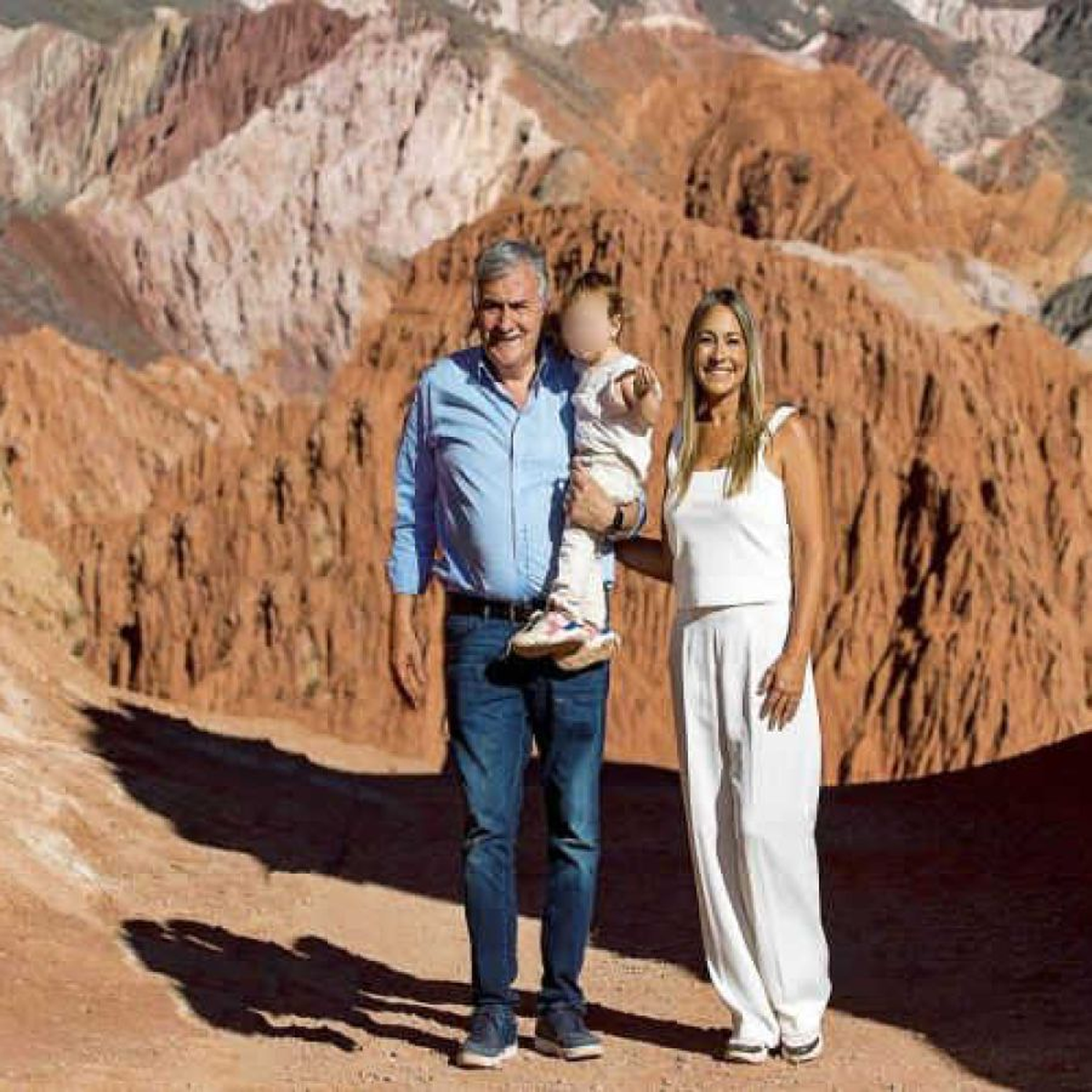 Según los rumores Tulia Snopek podría haber tenido un romance con Coletti y que este último sería el verdadero padre de la hija de Snopek y Morales. Según los rumores Tulia Snopek podría haber tenido un romance con Coletti y que este último sería el verdadero padre de la hija de Snopek y Morales.