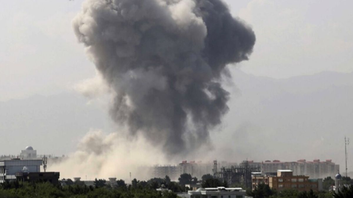 El misil impactó en un barrio al noreste del aeropuerto internacional Hamid Karzai.. Imagen: Télam