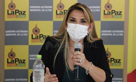 La presidenta de facto de Bolivia, Jeanine Áñez, tiene coronavirus. La presidenta de facto de Bolivia, Jeanine Áñez, tiene coronavirus.