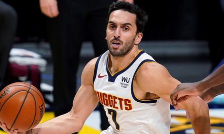 Los Denver Nuggets de Facundo Campazzo juegan este martes ante Portland Trail Blazers, en el quinto partido de los playoffs de la NBA. Los Denver Nuggets de Facundo Campazzo juegan este martes ante Portland Trail Blazers, en el quinto partido de los playoffs de la NBA.