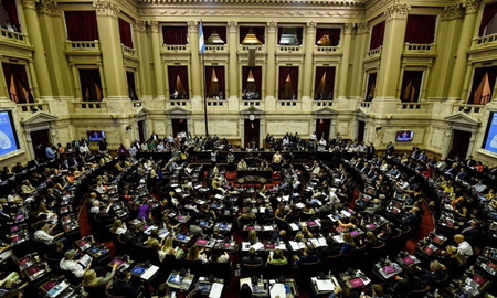 La Cámara de Diputados sesionará este mediodía para debatir el proyecto de Presupuesto 2023, que tiene el respaldo de los legisladores del oficialismo y de bloques provinciales. La Cámara de Diputados sesionará este mediodía para debatir el proyecto de Presupuesto 2023, que tiene el respaldo de los legisladores del oficialismo y de bloques provinciales.