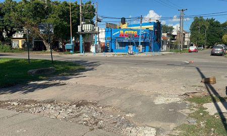 Así se encuentra el cruce entre Ayacucho y General Paz en barrio Guadalupe. Así se encuentra el cruce entre Ayacucho y General Paz en barrio Guadalupe.