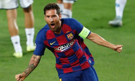 El 8 de agosto, en un Camp Nou vacío, Lionel Messi anotó el que sería su último gol con el Barcelona ante el Napoli. El 8 de agosto, en un Camp Nou vacío, Lionel Messi anotó el que sería su último gol con el Barcelona ante el Napoli.