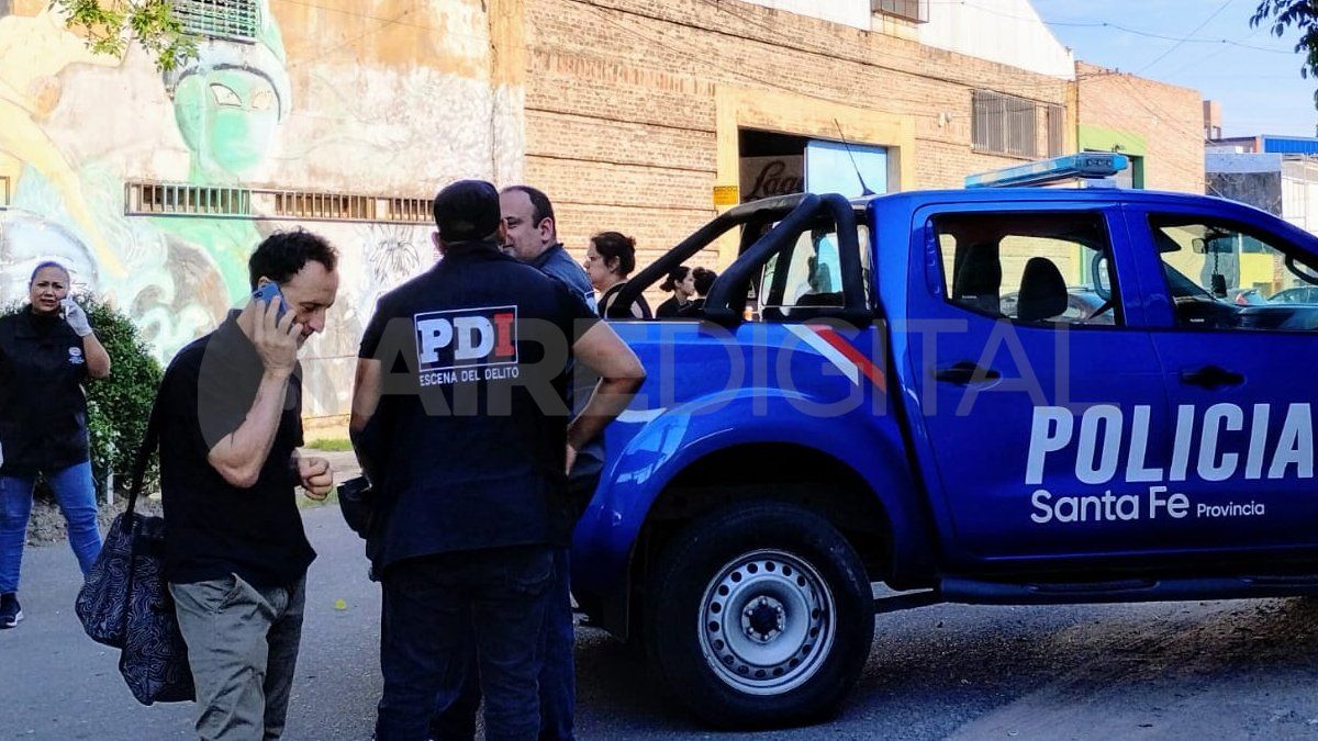 Un hombre murió este jueves electrocutado cuando presuntamente intentaba robar cables del tendido eléctrico. Un hombre murió este jueves electrocutado cuando presuntamente intentaba robar cables del tendido eléctrico.