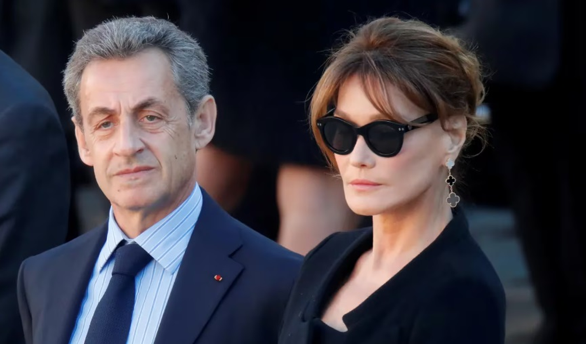 Carla Bruni, en su rol de primera dama, acompañando a Nicolás Sarkozy. (Foto: Reuters). Por: CHARLES PLATIAU | REUTERS Carla Bruni, en su rol de primera dama, acompañando a Nicolás Sarkozy. (Foto: Reuters). Por: CHARLES PLATIAU | REUTERS