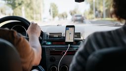 altText(Aplicaciones de viajes en Santa Fe: requisitos, inscripción y sanciones del nuevo esquema)}