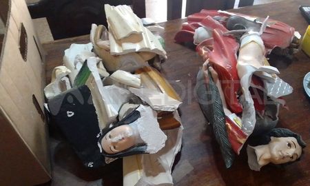 Fueron profanadas imágenes sagradas a lo largo de la Ruta Nacional N° 11 y se investiga. Fueron profanadas imágenes sagradas a lo largo de la Ruta Nacional N° 11 y se investiga.