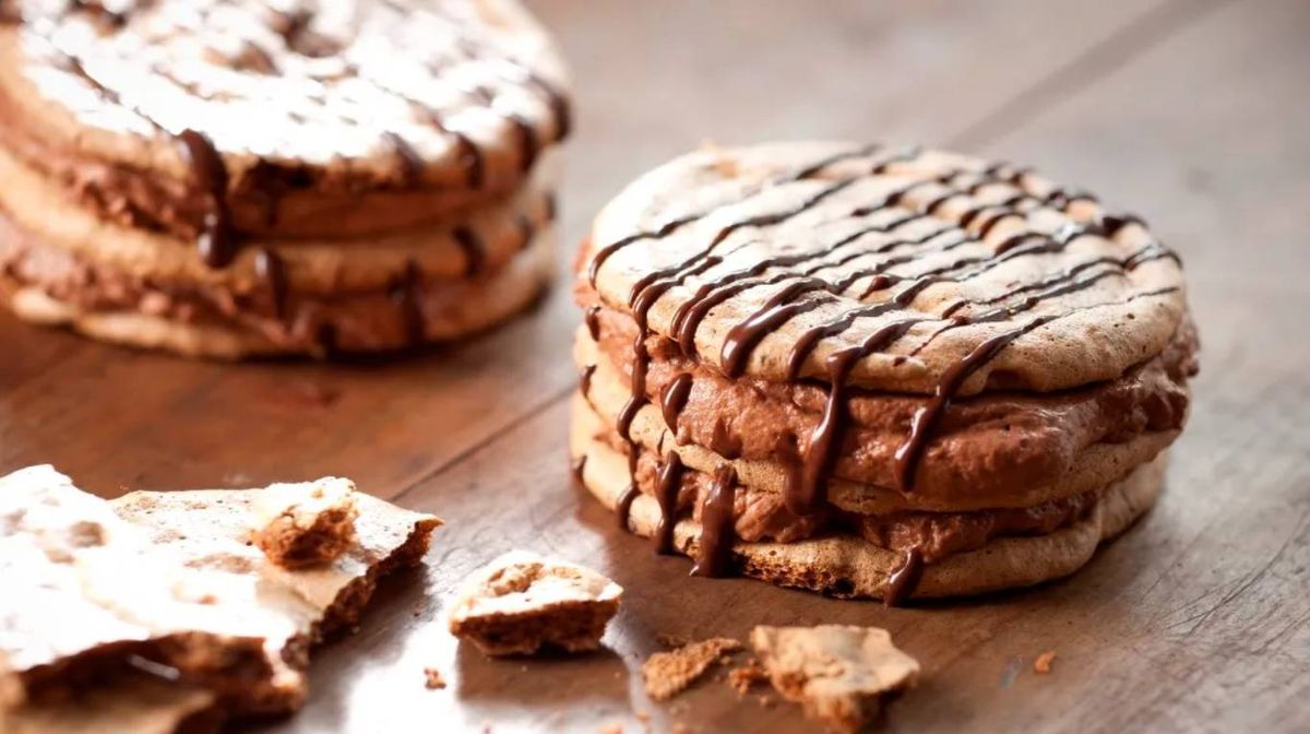 Vacherín de almendras y café