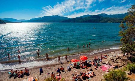 Los Traveller Review Awards se basan en 370 millones de comentarios reales, lo que garantiza que la distinción de San Martín de los Andes refleja la experiencia directa de los viajeros en 2026. Los Traveller Review Awards se basan en 370 millones de comentarios reales, lo que garantiza que la distinción de San Martín de los Andes refleja la experiencia directa de los viajeros en 2026.