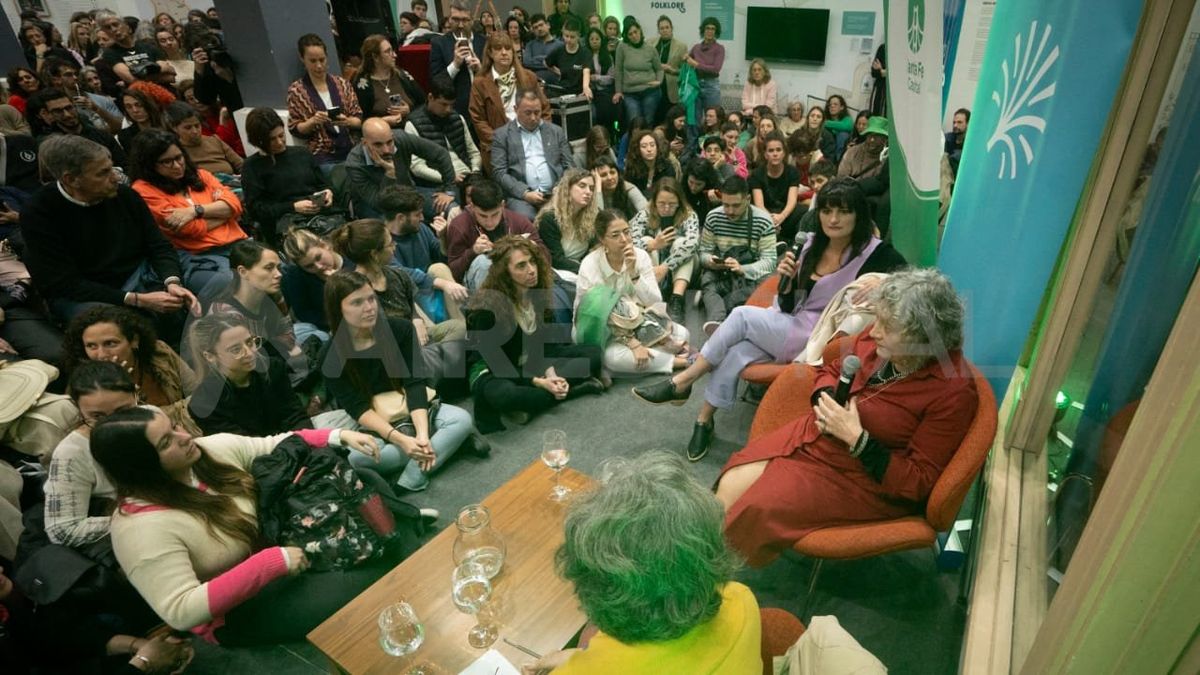 Con una charla a cargo de Rita Segato, se inauguró este miércoles la 29° edición de la Feria del Libro de Santa Fe. Con una charla a cargo de Rita Segato, se inauguró este miércoles la 29° edición de la Feria del Libro de Santa Fe.