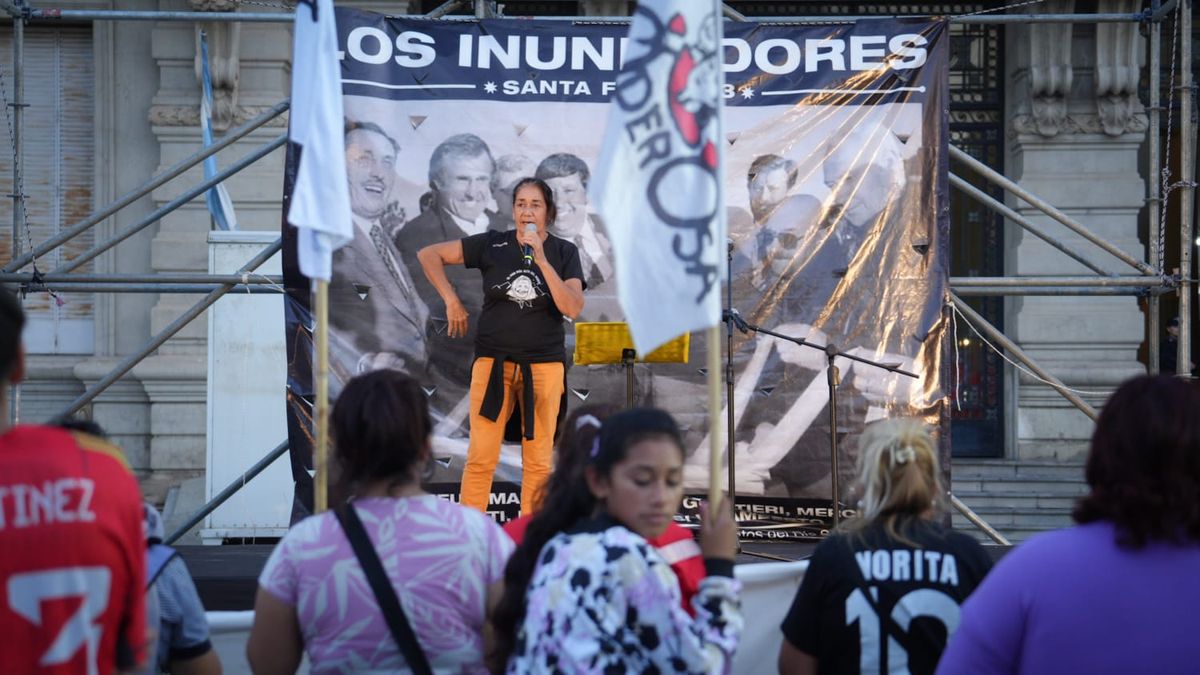 Claudia Albornoz, referente del movimiento de inundados de Santa Fe. Claudia Albornoz, referente del movimiento de inundados de Santa Fe.