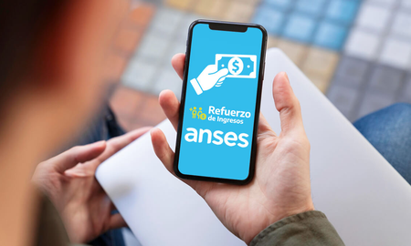 El bono de $ 18.000 para 7,5 millones de trabajadores se suma a los 6,1 millones de jubilados y jubiladas que están recibiendo el bono de $ 12.000 en una única cuota junto con sus haberes de mayo. El bono de $ 18.000 para 7,5 millones de trabajadores se suma a los 6,1 millones de jubilados y jubiladas que están recibiendo el bono de $ 12.000 en una única cuota junto con sus haberes de mayo.