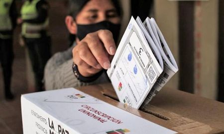 Los bolivianos ya votaron quién será el próximo presidente. Los candidatos son Luis Arce (por Evo Morales) y Carlos Mesa (de Conciencia Ciudadana). Los bolivianos ya votaron quién será el próximo presidente. Los candidatos son Luis Arce (por Evo Morales) y Carlos Mesa (de Conciencia Ciudadana).