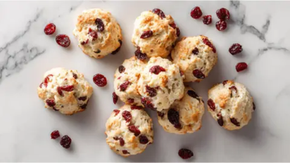 Scones de arándanos rojos: tiernos, rápidos y perfectos para Navidad