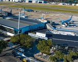El Aeroparque Jorge Newbery alcanzó un promedio diario de 409 vuelos durante el primer trimestre de 2026, una cifra que obliga a repavimentar la pista de forma urgente para evitar el desgaste del asfalto. El Aeroparque Jorge Newbery alcanzó un promedio diario de 409 vuelos durante el primer trimestre de 2026, una cifra que obliga a repavimentar la pista de forma urgente para evitar el desgaste del asfalto.