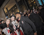 Los hinchas de River recibieron al plantel en Santa Fe. Los hinchas de River recibieron al plantel en Santa Fe.