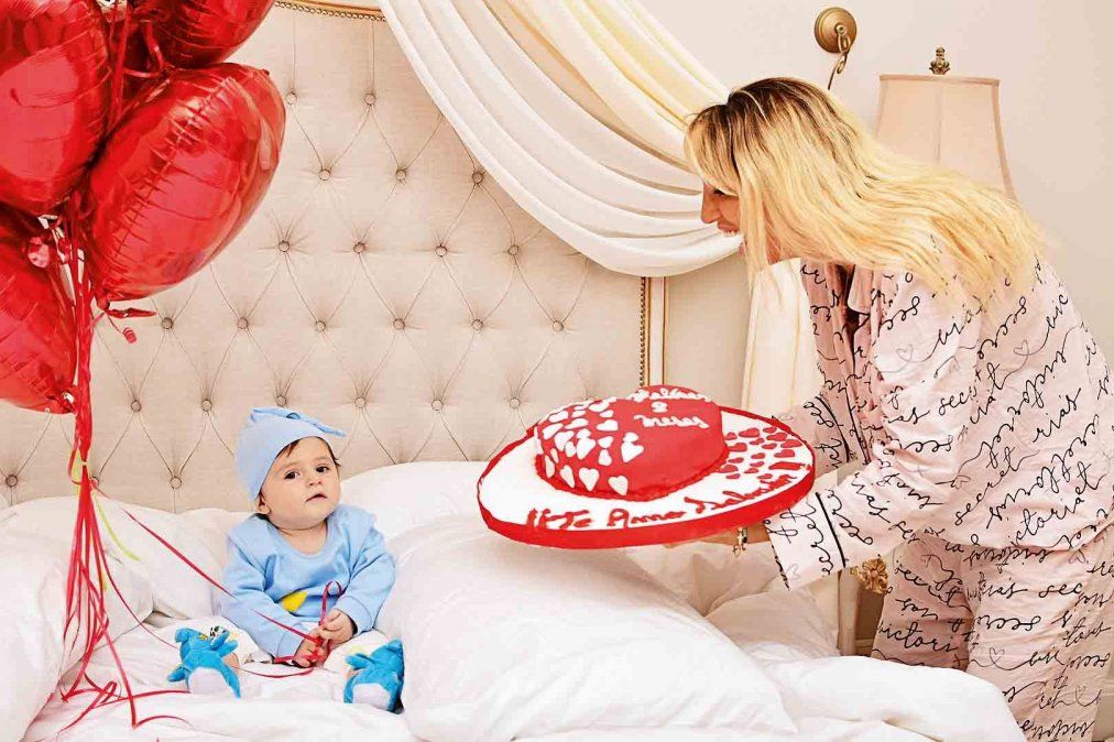 Vicky Xipolitakis se emocionó en el cumpleaños de su hijo