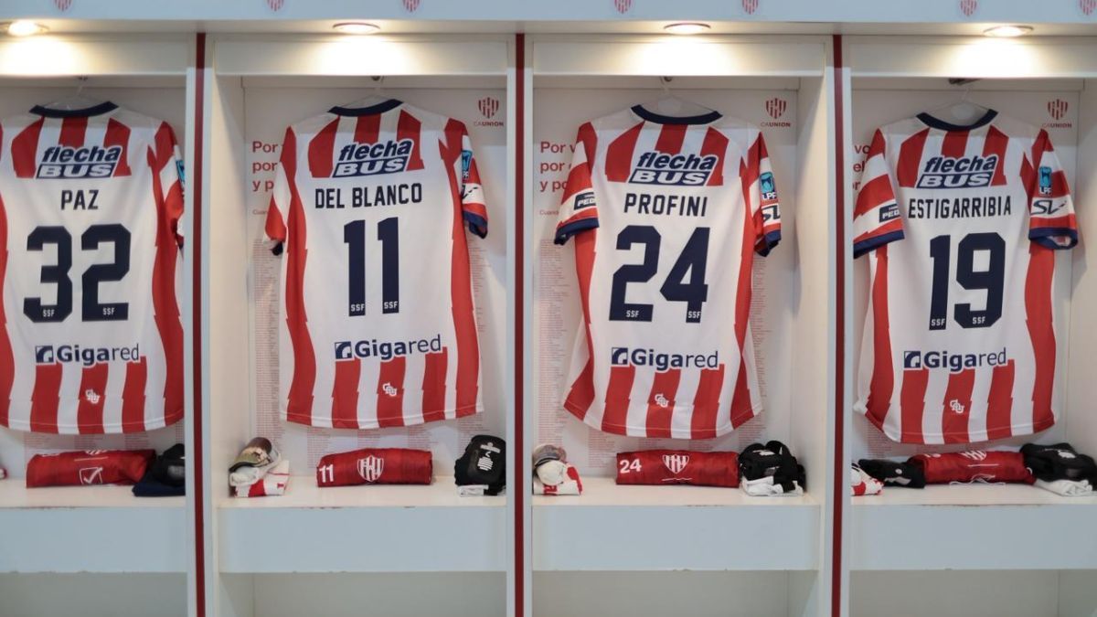 El vestuario de Unión para el duelo ante San Lorenzo esta noche.