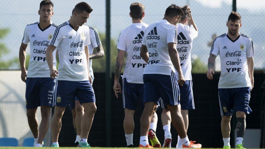 Sampaoli volvió a trabajar con dos grupos