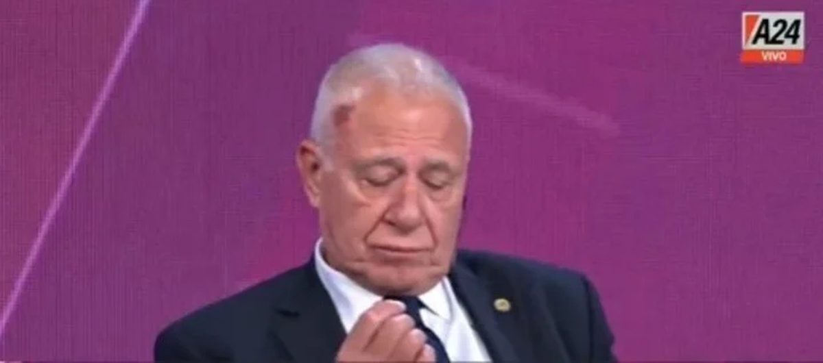 El fuerte ataque que sufrió el periodista Carlos Campolongo en la calle.