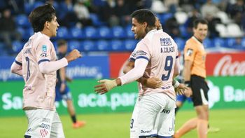 Unión y Vélez empataron 2 a 2 en un partidazo en el José Amalfitani