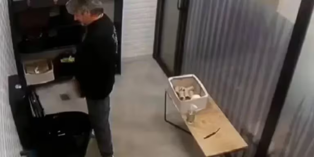 Darío Corti de Gran Hermano (Telefe) fue captado en un momento íntimo. Darío Corti de Gran Hermano (Telefe) fue captado en un momento íntimo.