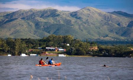 El Dique Los Molinos se convirtió en uno de los espacios naturales más elegidos para escapadas tranquilas en Córdoba. El Dique Los Molinos se convirtió en uno de los espacios naturales más elegidos para escapadas tranquilas en Córdoba.