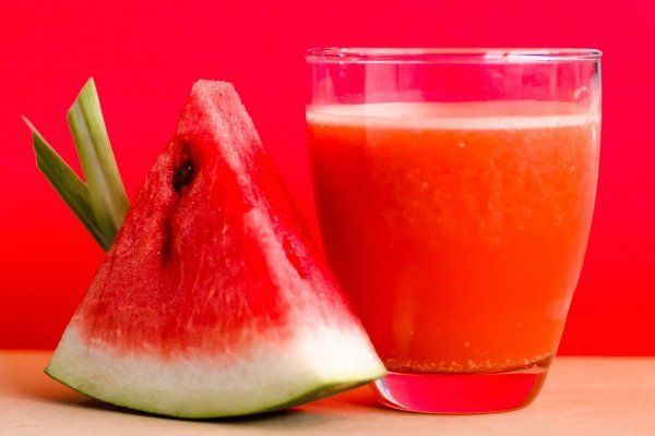 Cómo hacer sandía rellena: la receta de tragos con y sin alcohol para brindar en estas fiestas Cómo hacer sandía rellena: la receta de tragos con y sin alcohol para brindar en estas fiestas