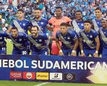 Emelec solo pudo ganar en dos ocasiones en la República Argentina: la única por mata/mata, no le alcanzó para avanzar de fase.