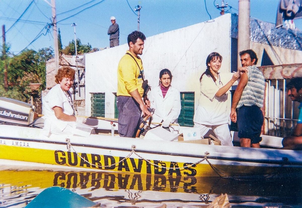 Fotografía tomada por Juanjo Berón durante su trabajo como guardavidas en la inundación en Santa Fe en 2003. Fotografía tomada por Juanjo Berón durante su trabajo como guardavidas en la inundación en Santa Fe en 2003.