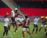 El Atlético Mineiro de Sampaoli le amargó el debut al español Torrent al mando del Flamengo por el Brasileirao.