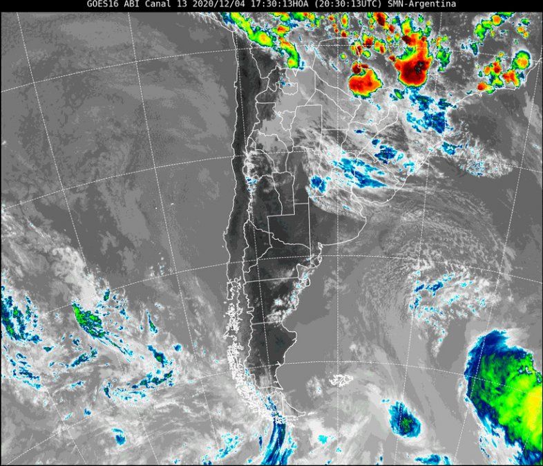 En la imagen satelital se observa abundante nubosidad cubriendo nuestro cielo que ingresa desde el noroeste, impulsada por un centro de baja presión ubicado en el océano Atlántico.