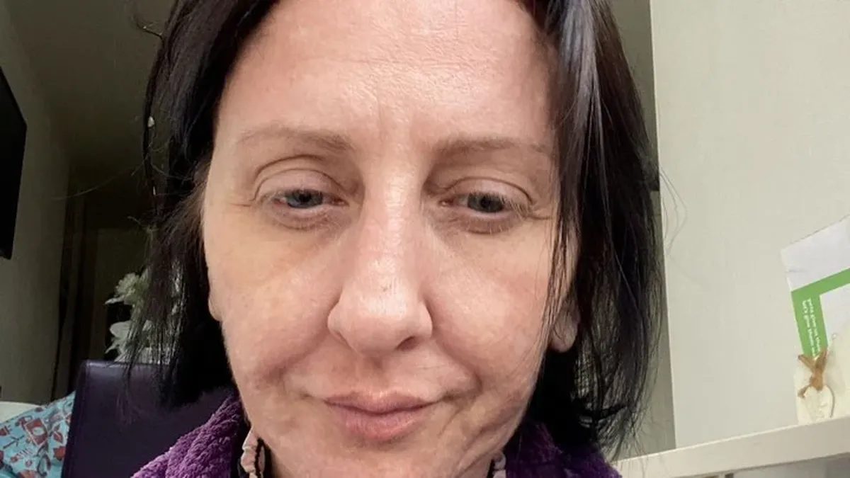 Emma Sheppard se sintió "inútil" después de separarse en 2020 de quien fuera su esposo durante 18 años.