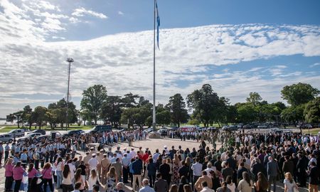 Este viernes se celebró el 214° aniversario de la bandera en Rosario. Este viernes se celebró el 214° aniversario de la bandera en Rosario.