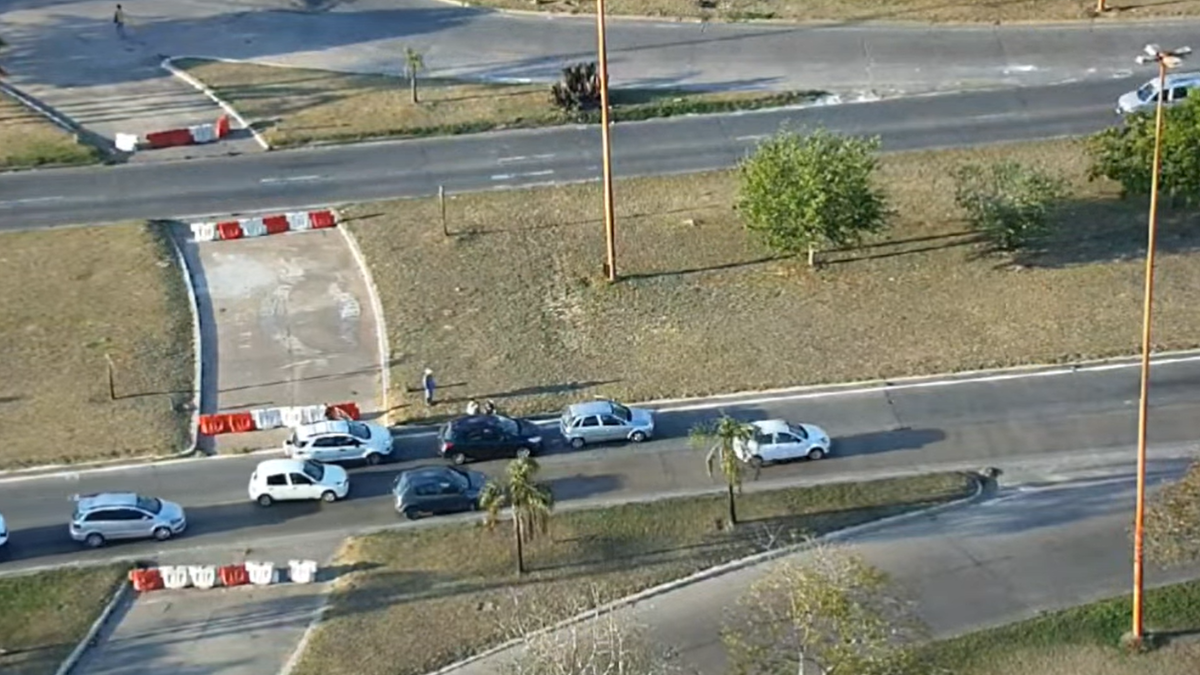 El choque en cadena que involucró a tres autos se registró a la altura de la fuente de la Cordialidad.