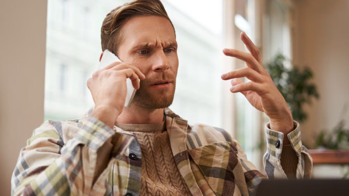 Al adoptar hábitos seguros y ser conscientes de las técnicas utilizadas por los estafadores, puedes protegerte y reducir significativamente el riesgo de caer en sus trampas. Recuerda: tu mejor defensa siempre será la información y la precaución. Al adoptar hábitos seguros y ser conscientes de las técnicas utilizadas por los estafadores, puedes protegerte y reducir significativamente el riesgo de caer en sus trampas. Recuerda: tu mejor defensa siempre será la información y la precaución.