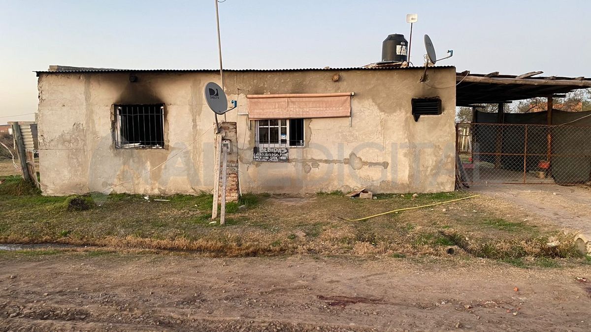 El móvil de AIRE estuvo este jueves en la zona donde se produjo el homicidio y quemaron la casa.