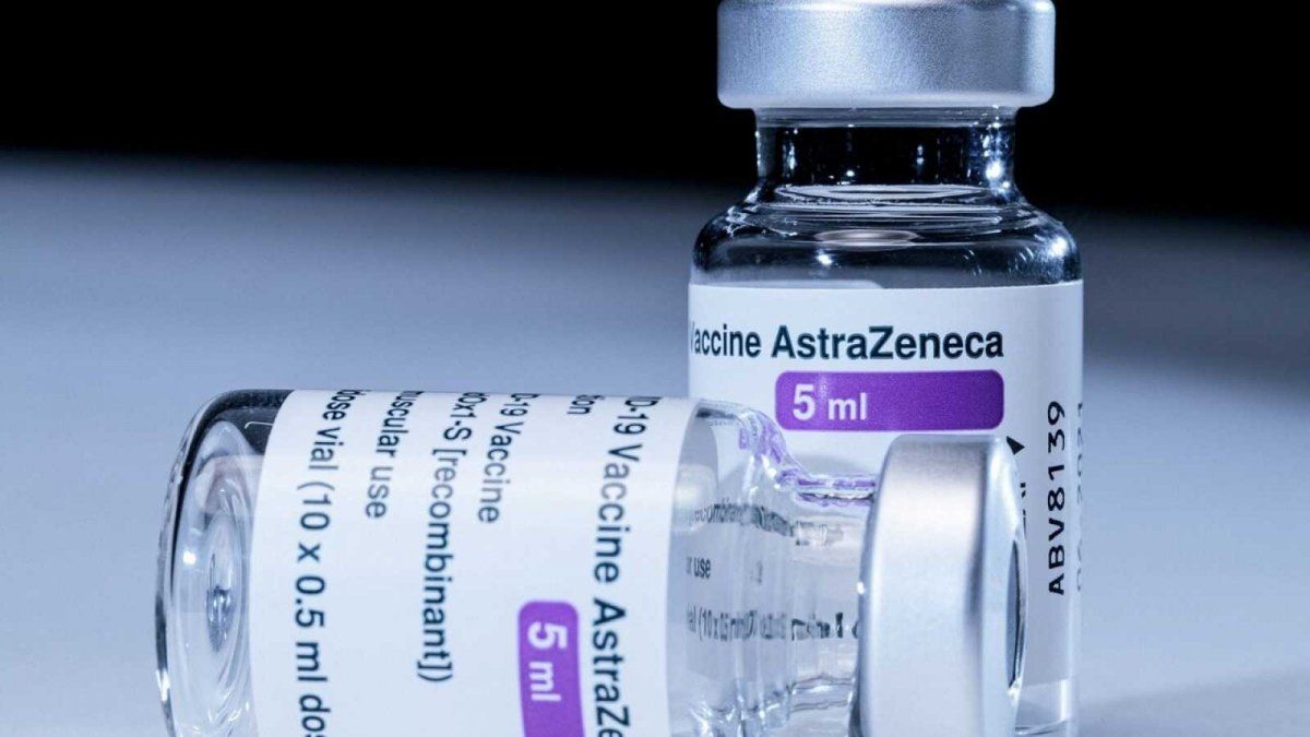 La vacuna AstraZeneca fue suspendida en varios países a nivel mundial por posibles efectos adversos. 
