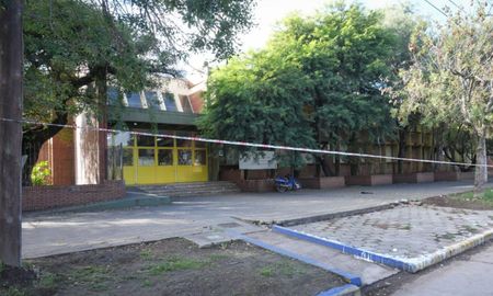 Escuela Mariano Moreno de San Cristóbal, días después del ataque que se cobró la vida de Ian Cabrera. Escuela Mariano Moreno de San Cristóbal, días después del ataque que se cobró la vida de Ian Cabrera.