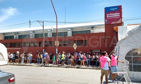 Ante el colapso desde la Esquina Encendida solicitaron a los santafesinos que se acerquen con sus hijos a partir del lunes. Ante el colapso desde la Esquina Encendida solicitaron a los santafesinos que se acerquen con sus hijos a partir del lunes.