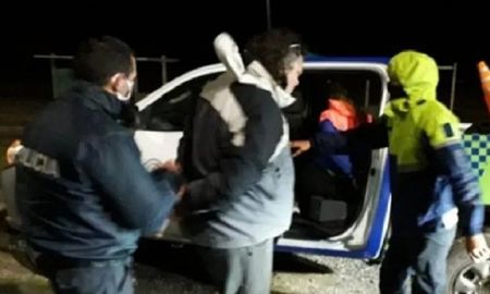 rompio la cuarentena para vender droga y salio con su hija escondida en el baul del auto rompio la cuarentena para vender droga y salio con su hija escondida en el baul del auto