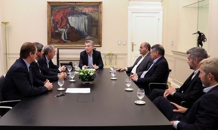 el gobierno cambia de estrategia y llamara a los gobernadores opositores de a uno el gobierno cambia de estrategia y llamara a los gobernadores opositores de a uno