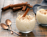 Arroz con leche y canela para disfrutar un postre con mucha tradición. Arroz con leche y canela para disfrutar un postre con mucha tradición.