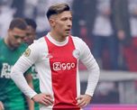 Lisandro Martínez se lesionó jugando para Ajax y no viajará para jugar las últimas dos fechas de las Eliminatorias Sudamericanas con la Selección de fútbol de Argentina. Lisandro Martínez se lesionó jugando para Ajax y no viajará para jugar las últimas dos fechas de las Eliminatorias Sudamericanas con la Selección de fútbol de Argentina.
